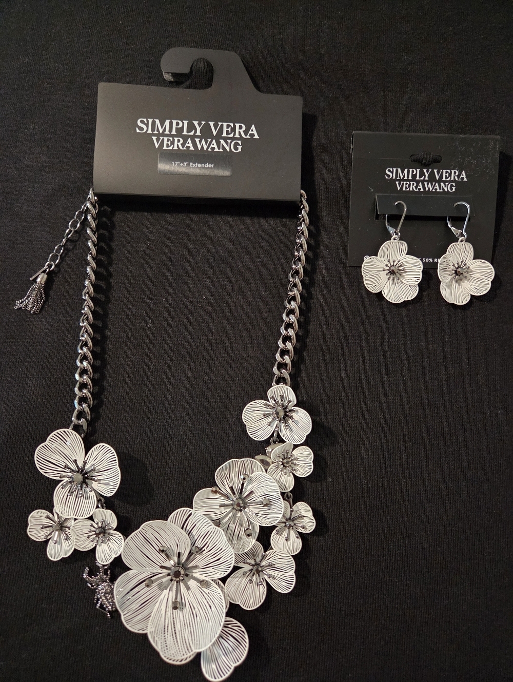 Simply Vera Wang White Floral Necklace & Earrings Set Statement Jewelry